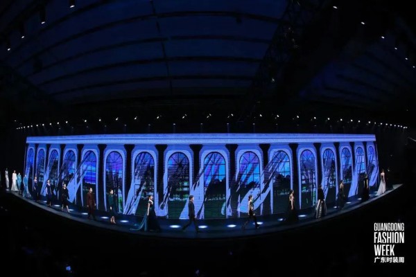 都市女性,“双面嘉人”——JOOOYS 2022A/W“双面嘉人”闭幕大秀