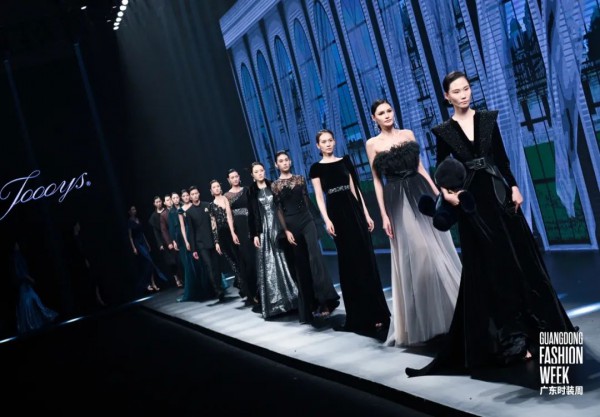 都市女性,“双面嘉人”——JOOOYS 2022A/W“双面嘉人”闭幕大秀