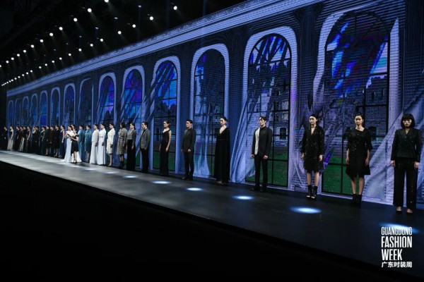 都市女性,“双面嘉人”——JOOOYS 2022A/W“双面嘉人”闭幕大秀