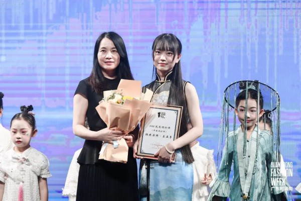 织以传情,而衣以载道——【迦然·江南梦华录】新国风童装亮相广东时装周