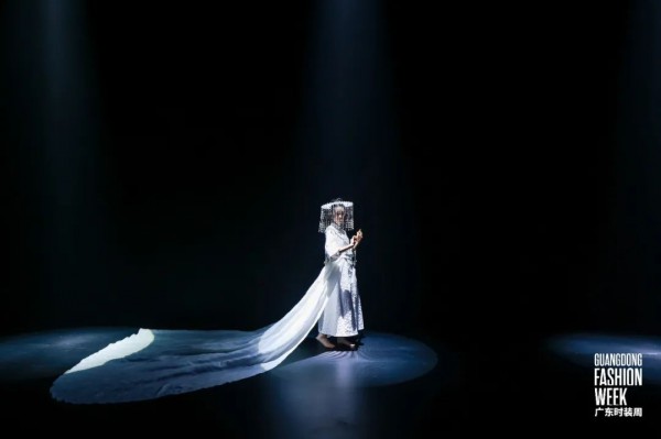 织以传情,而衣以载道——【迦然·江南梦华录】新国风童装亮相广东时装周