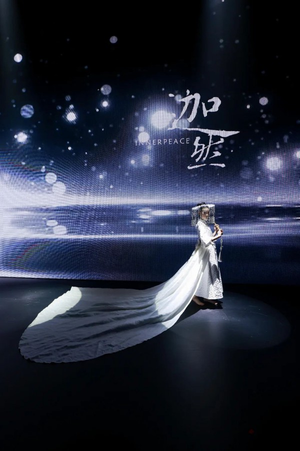 织以传情,而衣以载道——【迦然·江南梦华录】新国风童装亮相广东时装周