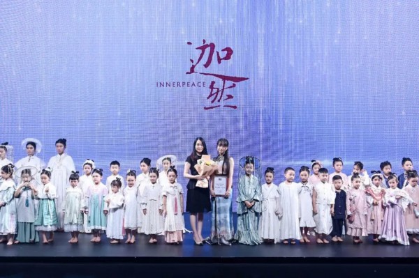 织以传情,而衣以载道——【迦然·江南梦华录】新国风童装亮相广东时装周