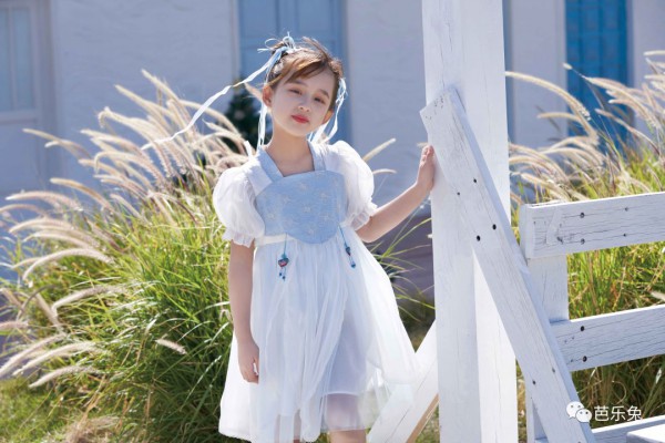 芭乐兔|时尚典雅,还是恬静活泼?选对童装让这个夏天怎么穿都对