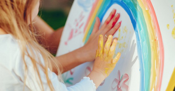 毒教材”未平,问题童装又起,儿童用品设计的问题在哪?