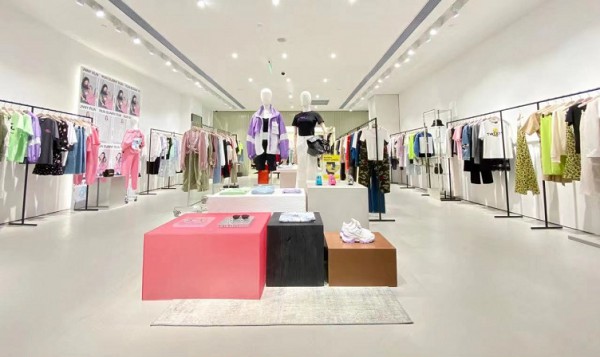 「国产高端品牌正在崛起」这类女装才是商场新流量王!