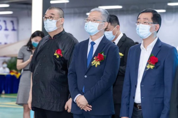 站在大湾区舞台,让中国设计与世界对话!大湾区中国服装新锐设计师联盟落户广州红棉中大门