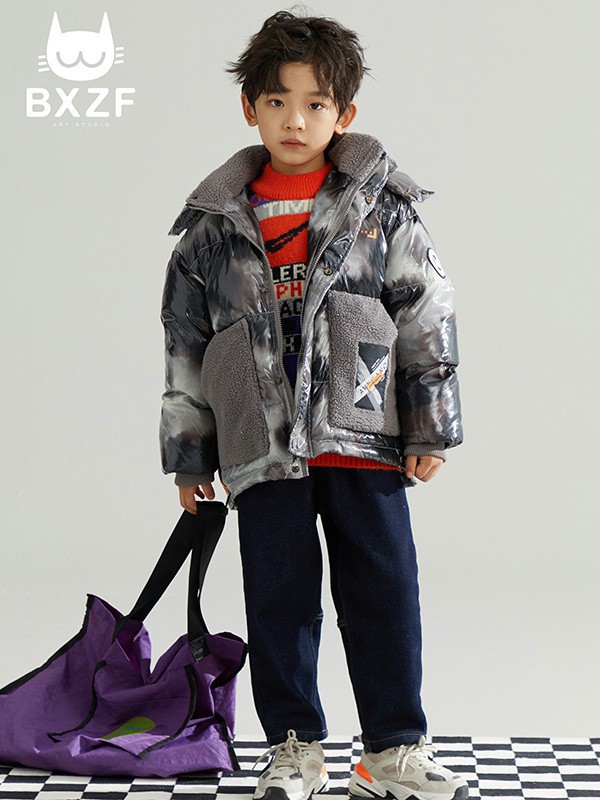 新手如何选择童装加盟品牌 小资范童装更适合加盟