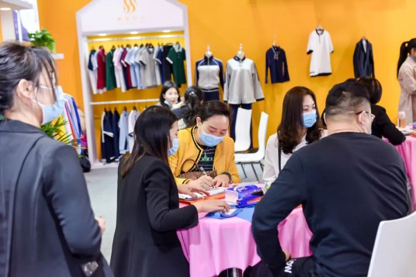 刚刚!ISUE校服·园服成都展宣布重启,解锁中西部校服市场