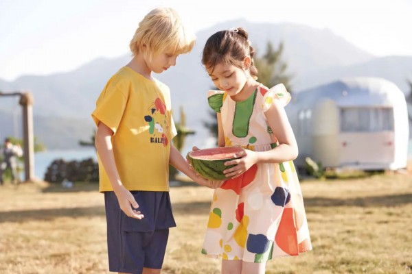 芭乐兔|夏天最合适的童装面料大盘点:要时尚品味,更要健康到位