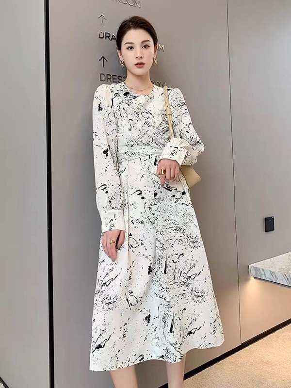 想要无压力开一家女装加盟店?珂希莉女装保姆式扶持更轻松