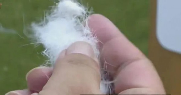 30块钱的“羽绒服”商家想要退货处理 而记者却表示:问题还是蛮大的