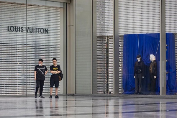 多个奢侈品牌下调中国业绩预期