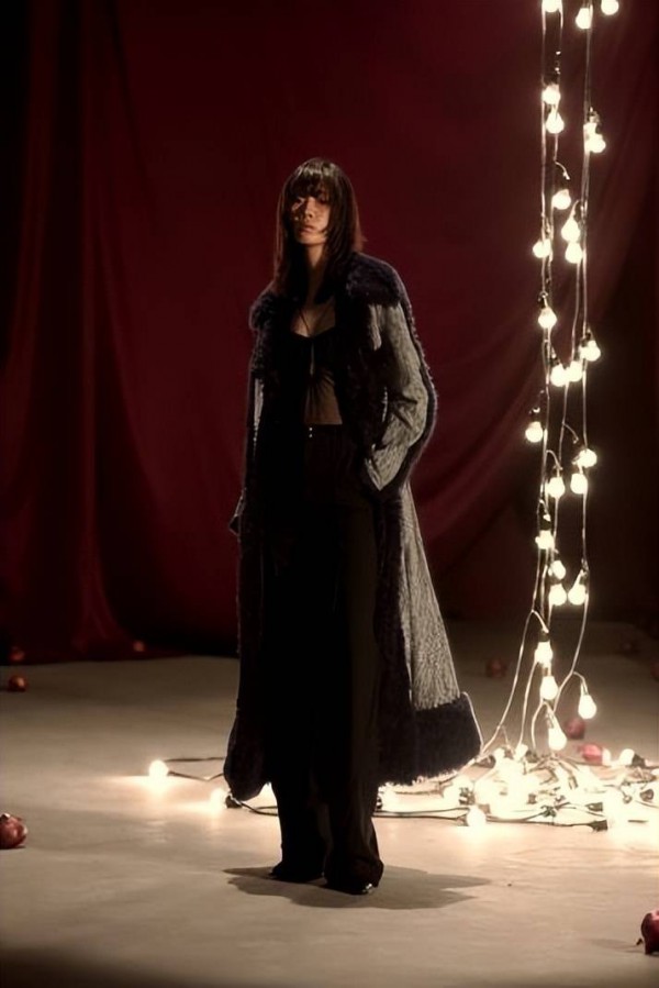 UNROW于首季上海数字时装周线上秀场发布最新2022秋冬系列 “Onion(s)“