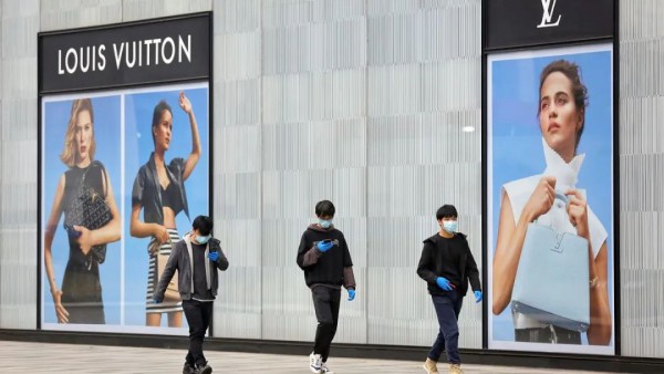 奢侈品将迎来“危机”?富裕消费者有意减少购买奢侈品