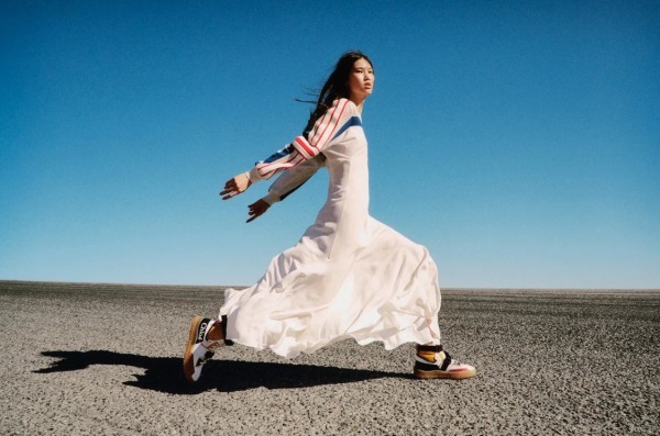 Chloé 特别推出 Fast Girl 飒爽女孩系列