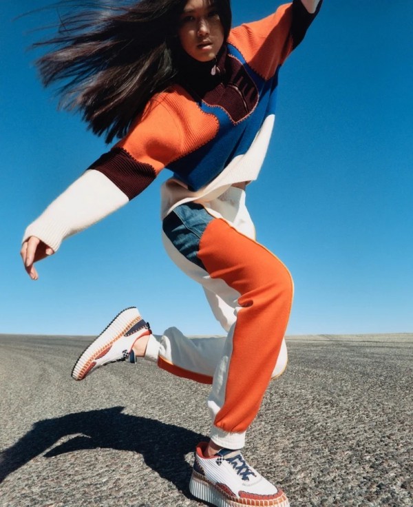 Chloé 特别推出 Fast Girl 飒爽女孩系列