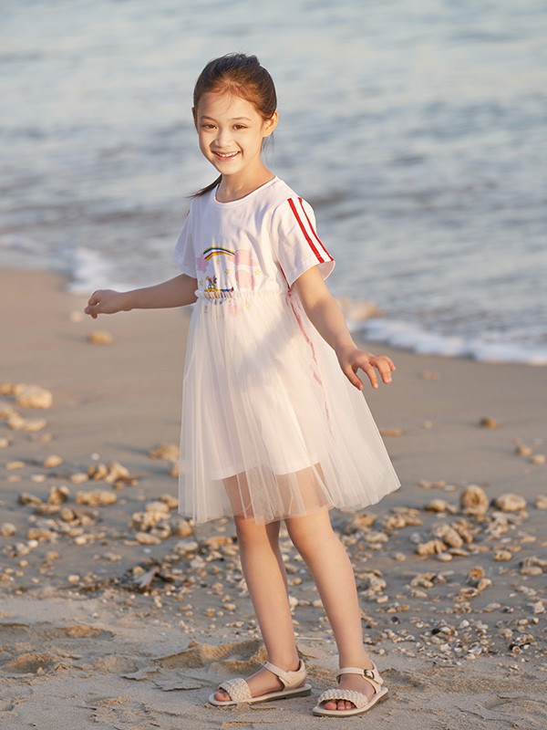 疫情后选择什么样的童装品牌加盟更具优势 芭乐兔童装好吗