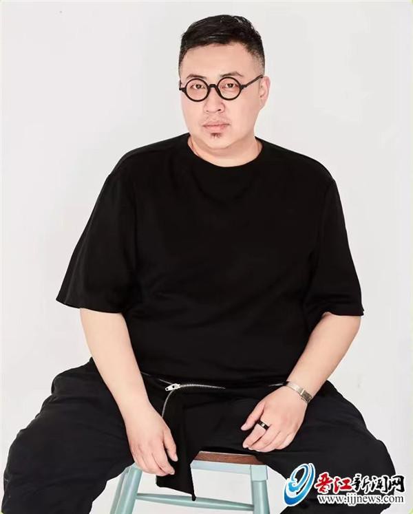 安博以“战神新衣”主题系列荣获“七匹狼·中国茄克时尚创意大奖”