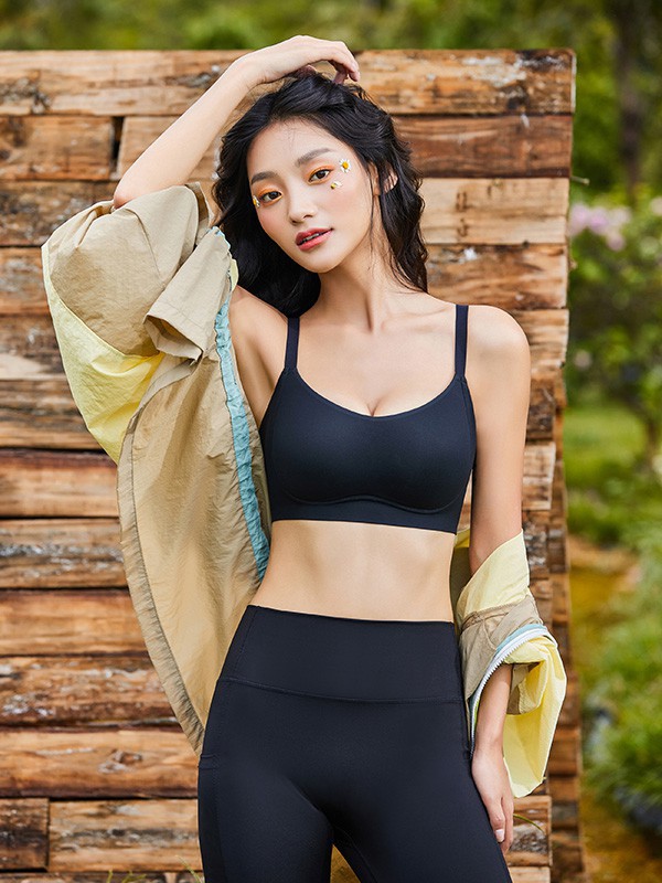 外穿内衣有哪些特点 夏季可以搭配什么外套