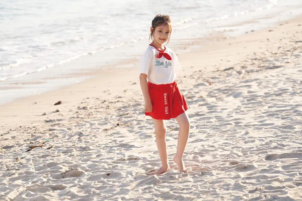 芭乐兔|为哄娃让四岁的孩子开车,家长的无底线带娃能有多可怕