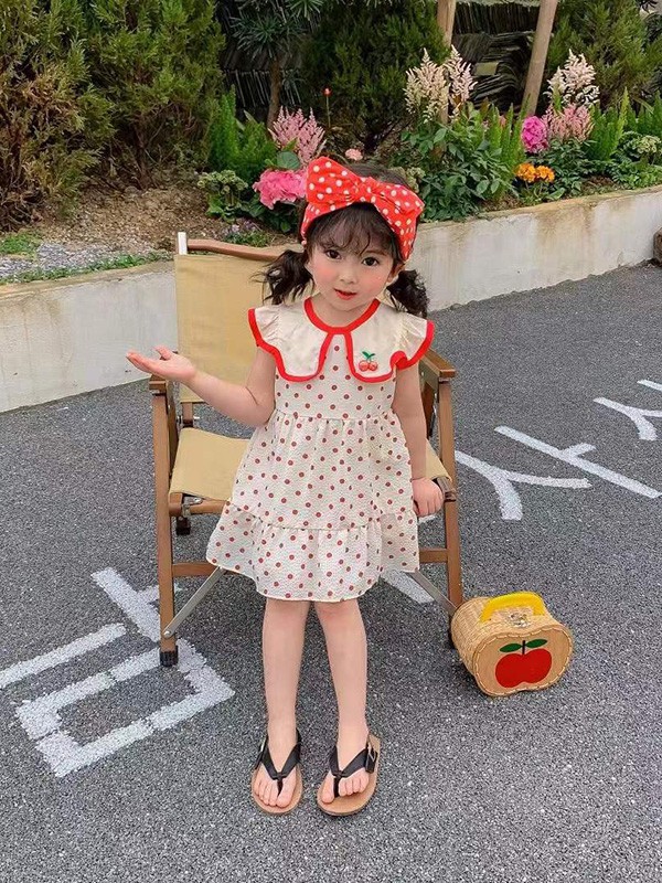 2-3岁的小女生适合什么样子的连衣裙 什么样的款式方便又舒适