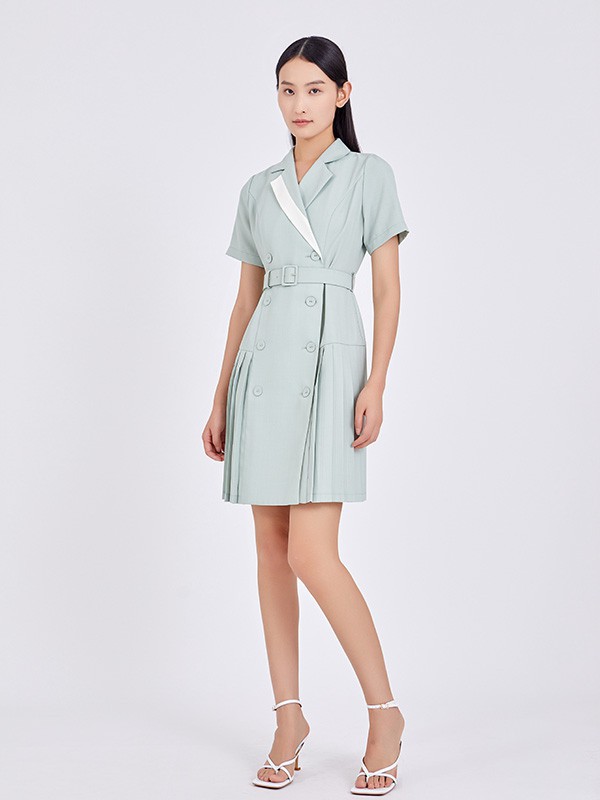 如何打造优雅时尚的职业形象 夏季什么样的服装值得入手