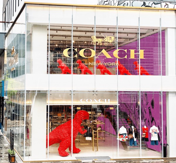 COACH数字化艺术时尚旗舰店落地三里屯