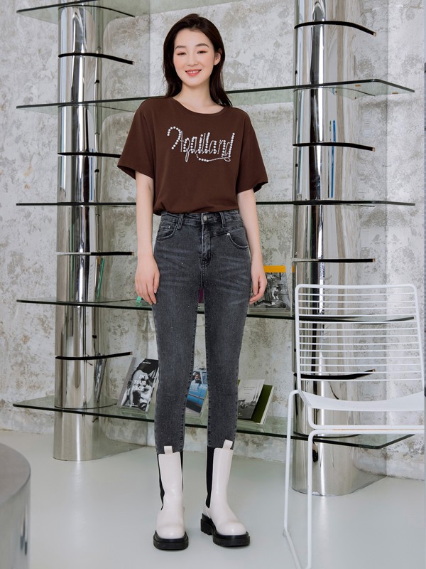 加入女装市场选择什么品牌更好 加盟阿依莲女装有哪些优势