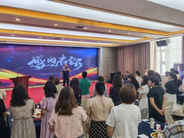 西维娅·东方腔调 | 甘肃2022秋冬新品发布会圆满成功!