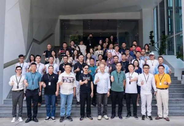 广东服装思享会走进UR 探寻时尚品牌打造心法