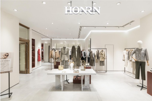 “乔万尼”“佐尔美”,走中高端之路的“汉派女装”,如今还吃香吗?