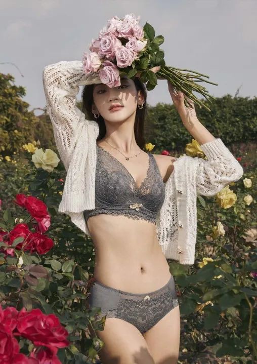 依曼丽新品上市 | 莫奈庄园的秘密