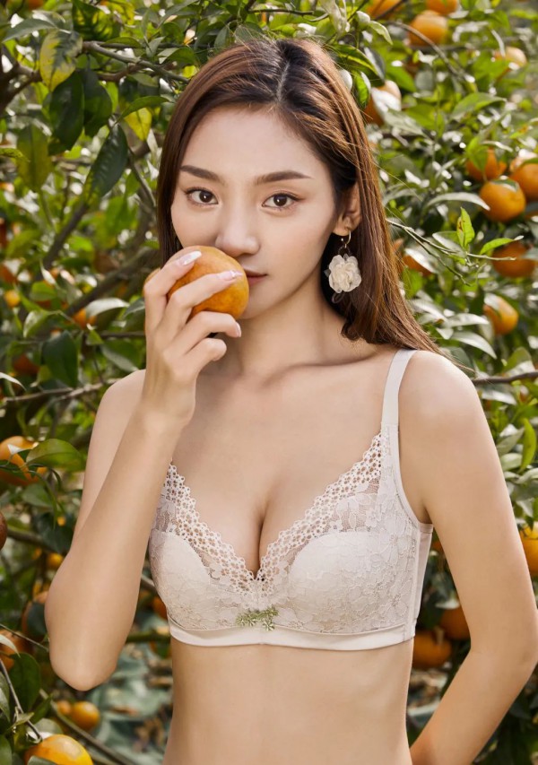 依曼丽新品上市 | 莫奈庄园的秘密