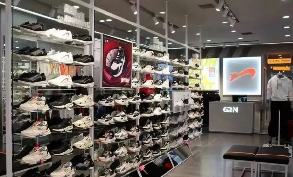 贵人鸟发半年业绩预告 摘帽不到60天再陷亏损