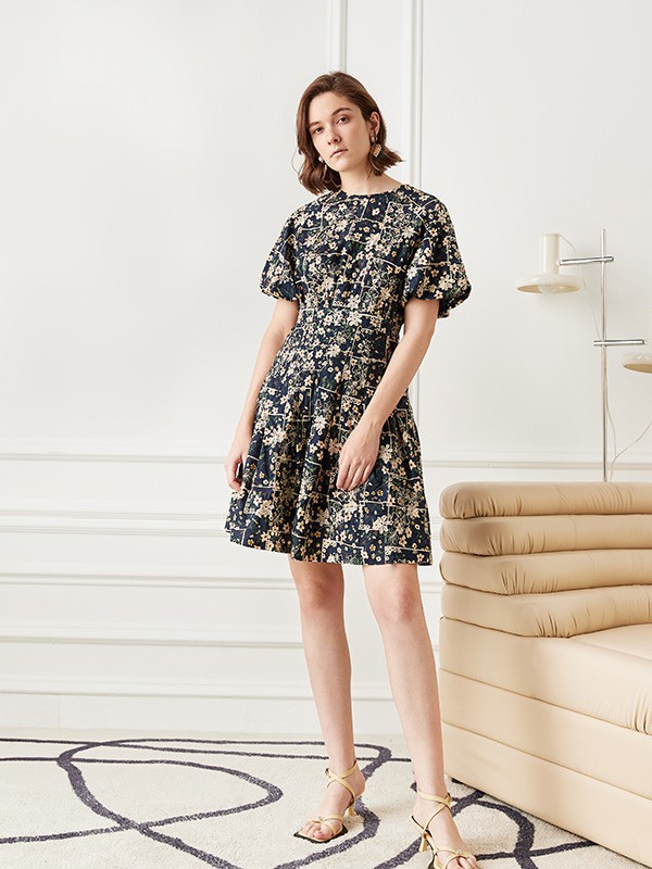 夏日怎么穿搭才高级 碧淑黛芙女装法式慵懒味十足 不光洋气还显瘦