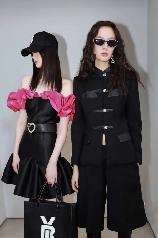 上海时装周回顾| YES BY YESIR—“theOFFice”时装系列