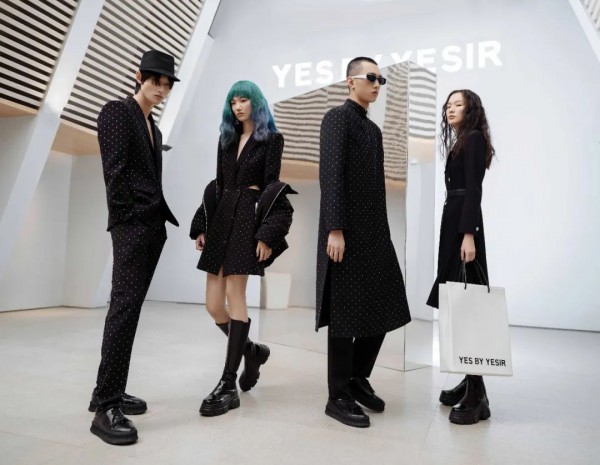 上海时装周回顾| YES BY YESIR—“theOFFice”时装系列