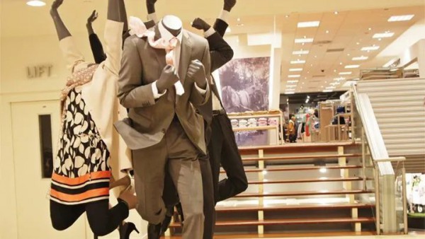 多家服企上半年业绩下滑,美邦亏了6亿