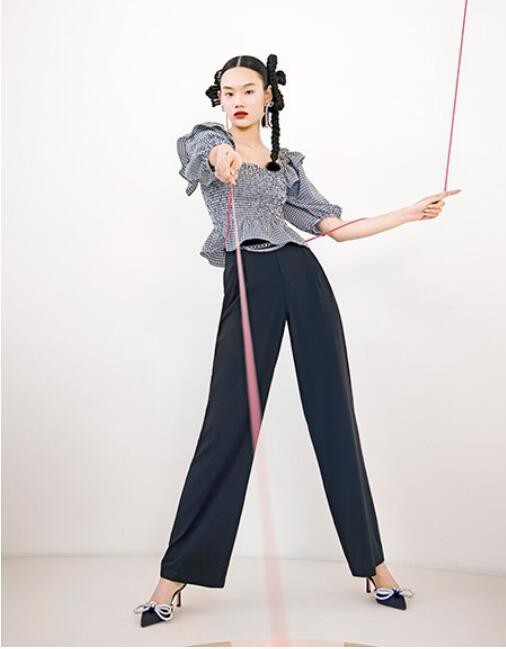 每天花钱还是没有衣服穿 这些经典款让你穿出新潮时尚范