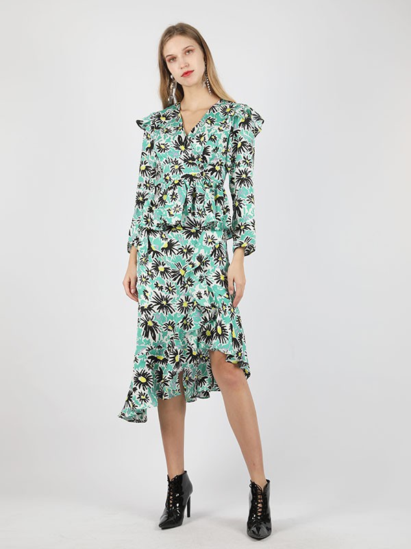 夏日搭配太普通?不如尝试这样穿,时髦有气质!