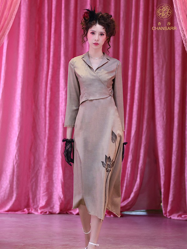 夏季连衣裙怎么选 香莎轻松打造复古女人风