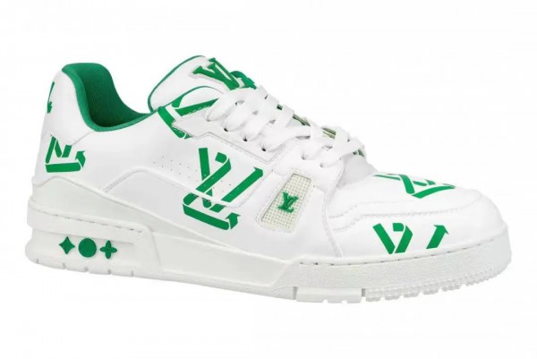 LV采用环保材质打造全新运动鞋