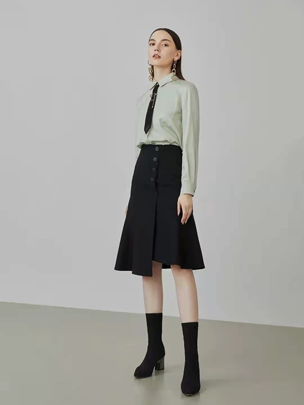 职场女性怎么穿干练又有格调?几个穿搭小技巧让你高级感满满