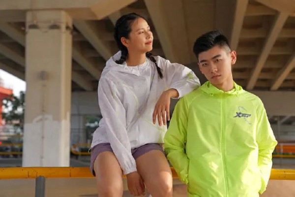 中报业绩两极分化,运动企业抵御疫情冲击韧性强