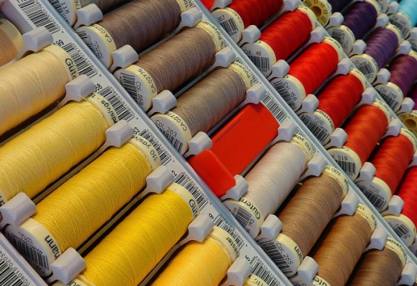 法国计划明年起强制所有在售服装必须拥有“气候标签”