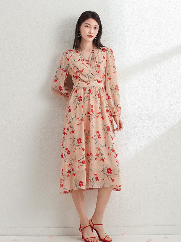 夏季连衣裙怎么选 艾丽哲百搭不挑人