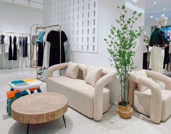 朵以女装哪里有专卖店  十四家新店速递快来选购