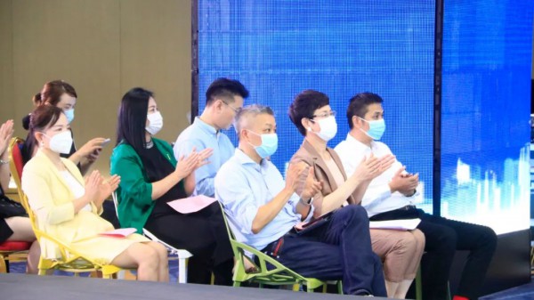 「深青连线——从湾区到高原」开往西部的数字直通车深圳启航