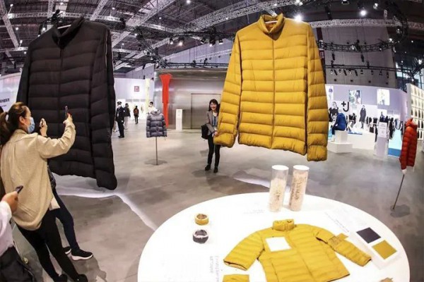 第五届进博会倒计时100天 优衣库将继续打造“明日”系列